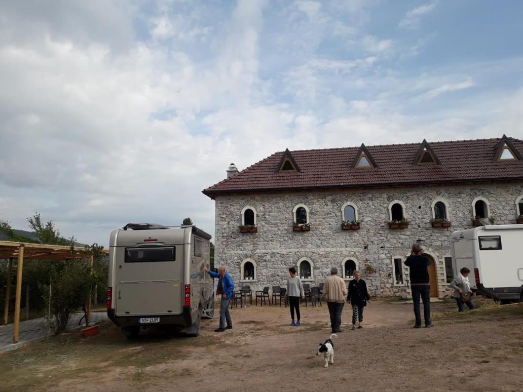 Bujtina Gjana Hotel Kukes Exterior photo